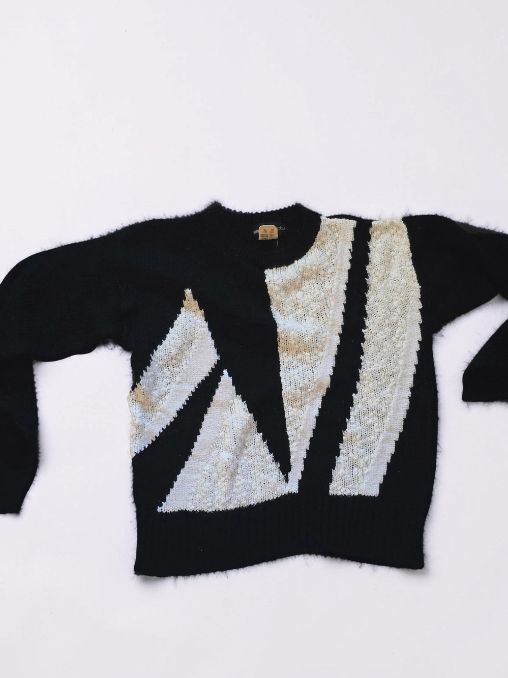 IMPROMPTU Knit - Vintage 1980's - Black and White Geometric Pattern Sweater